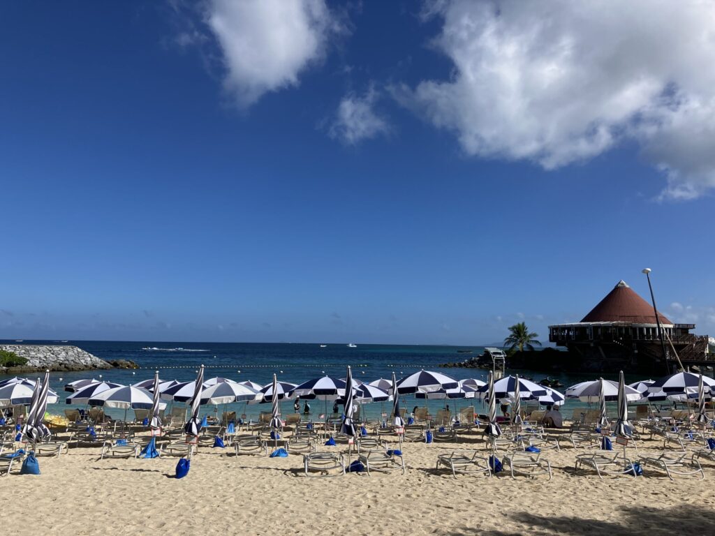 ルネッサンスリゾートオキナワのプライベートビーチ